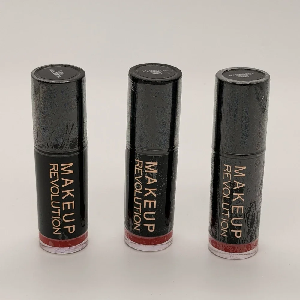 Revolution Amazing Lipstick- Lady Red Set Of 3